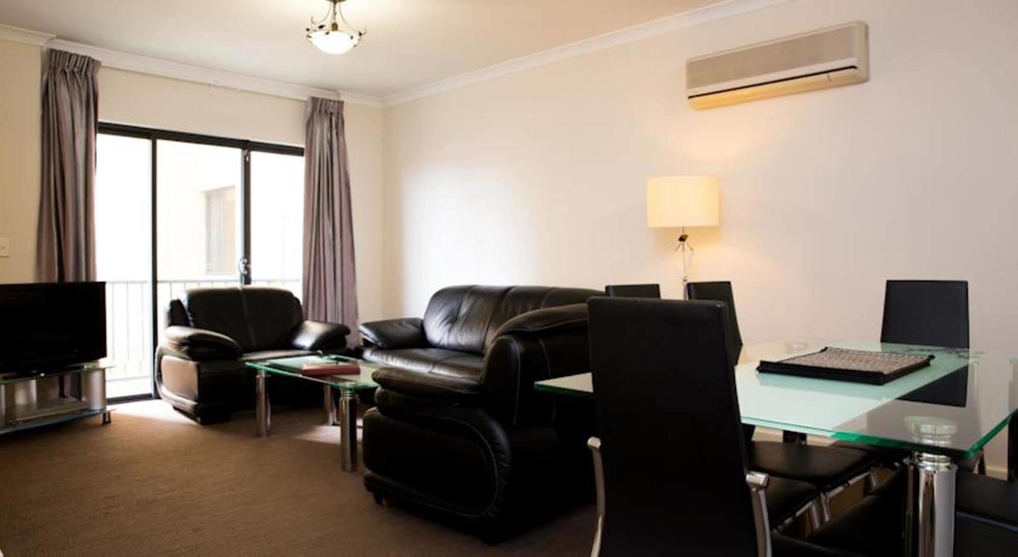 Regal Apartments Perth Buitenkant foto