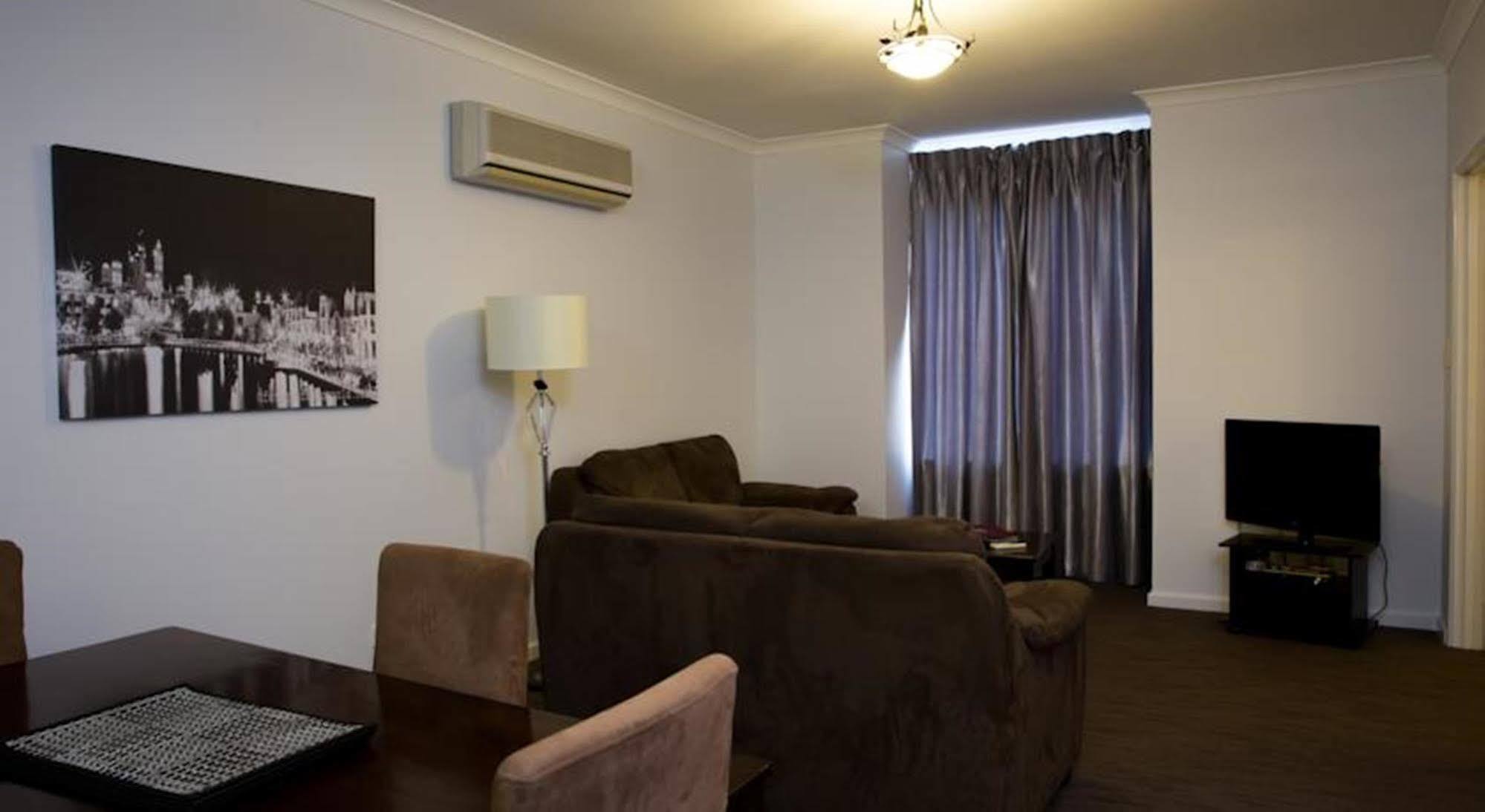Regal Apartments Perth Buitenkant foto